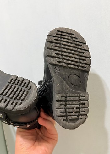 Kız Çocuk Siyah Rock Punk Tokalı Bot - Görsel 5