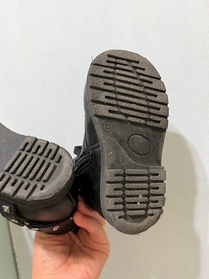 Kız Çocuk Siyah Rock Punk Tokalı Bot - Görsel 5