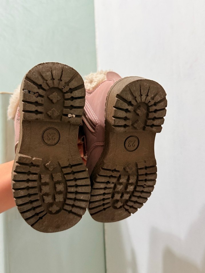 Kız Çocuk Pembe Baskılı Tüylü Bot - Görsel 4