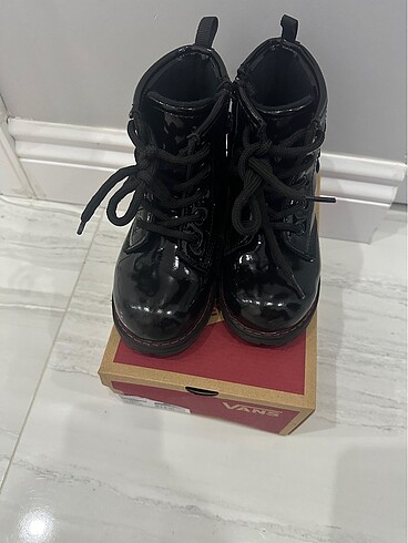 28 Beden LCW Steps Minnie Mouse Lisanslı Kız Çocuk Bot
