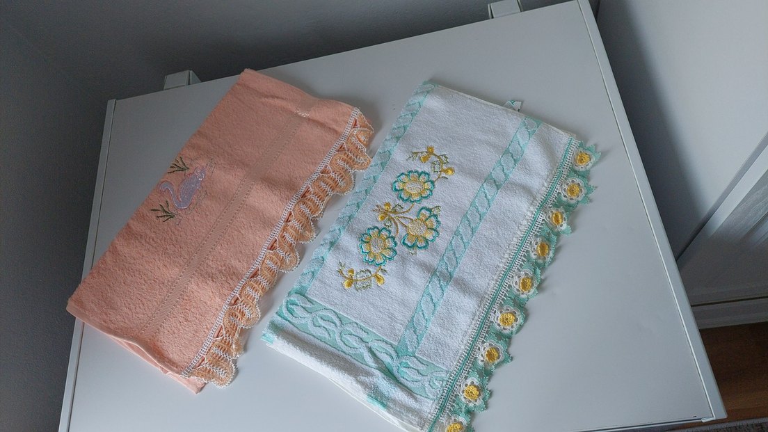 Nakışlı iğne oyalı Pastel renklerde havlular - Görsel 2