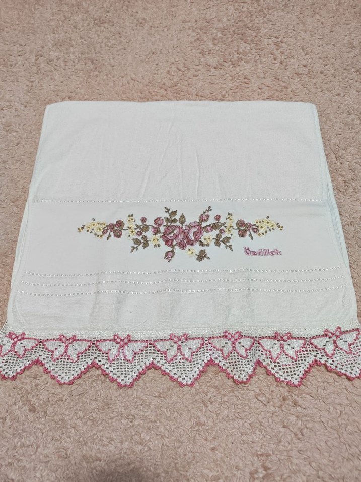 Nakışlı iğne oyalı Havlu - Görsel 3