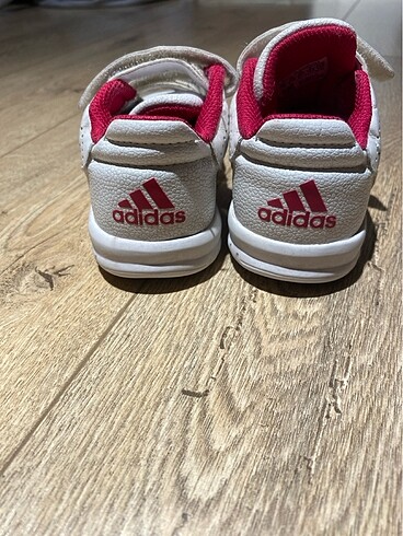 23 Beden pembe Renk Adidas 23 numara spor ayakkabı