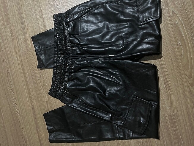 m Beden siyah Renk Zara deri pantolon