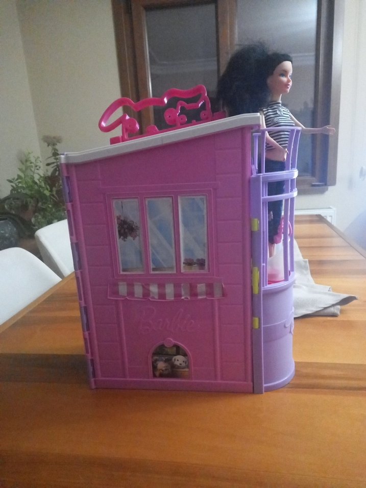 Barbie Pastel Pembe Oyun Evi - Görsel 2