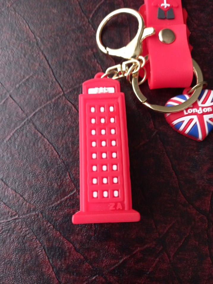 Kırmızı Rock Punk Kadın Anahtarlık londra - Görsel 4