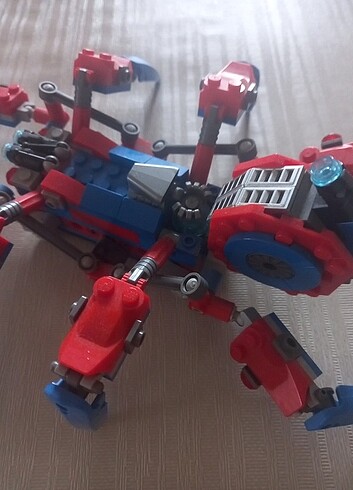 Beden Lego örümcek