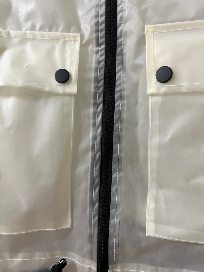 Şeffaf Kapüşonlu Kadın Yağmurluk - Görsel 2