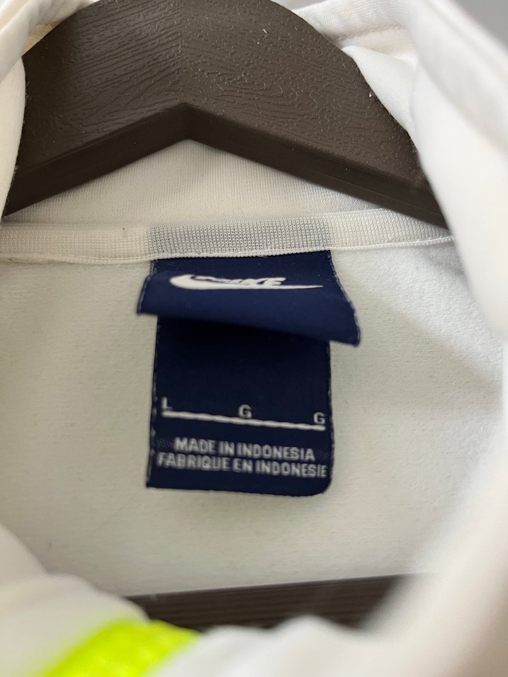 Nike Beyaz Fermuarlı Yüksek Yakalı Spor Ceket - Görsel 2