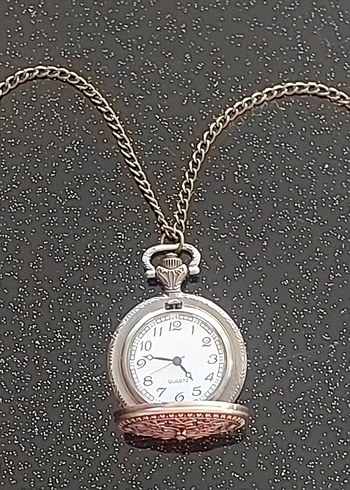 Beden Vintage Altın Renkli Gotik Kolye Saat