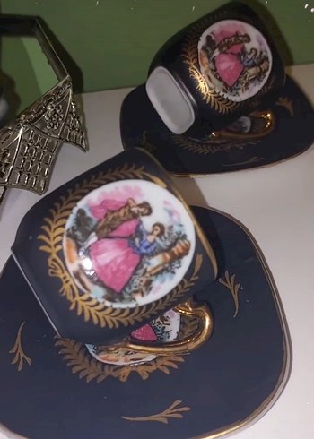 Beden Mat siyah frogonard desenli el boyama kahve takımı