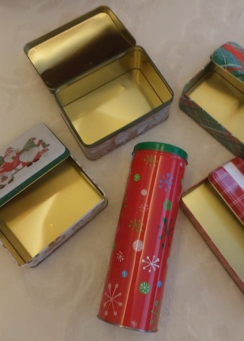 Renkli Yılbaşı Metal Hediye Kutuları Adet fiyatıdır. - Görsel 6