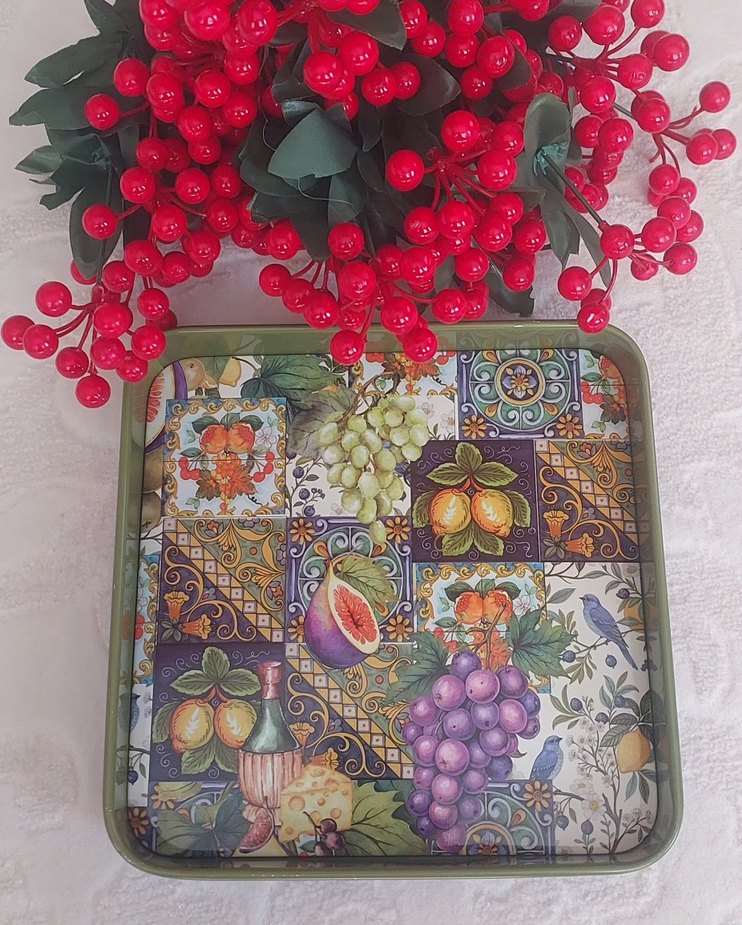 Bohem Çok Renkli 24 cm.ebatında Meyve Desenli Metal tepsi - Görsel 4