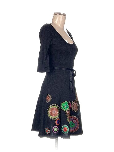 Desigual Desigual Kısa Elbise %70 İndirimli.