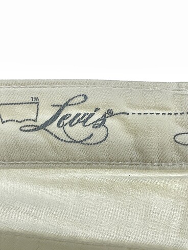 27 Beden beyaz Renk Levis Jean / Kot %70 İndirimli.