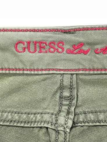 27 Beden çeşitli Renk Guess Jean / Kot %70 İndirimli.
