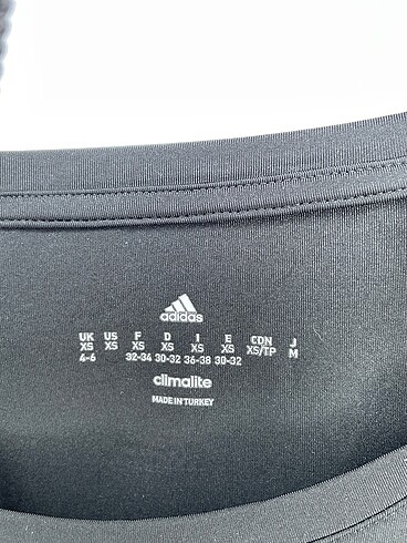 xs Beden siyah Renk Adidas T-shirt %70 İndirimli.