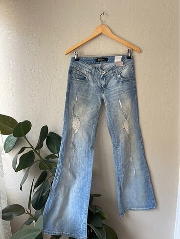 LTB yırtıklı kot pantolon