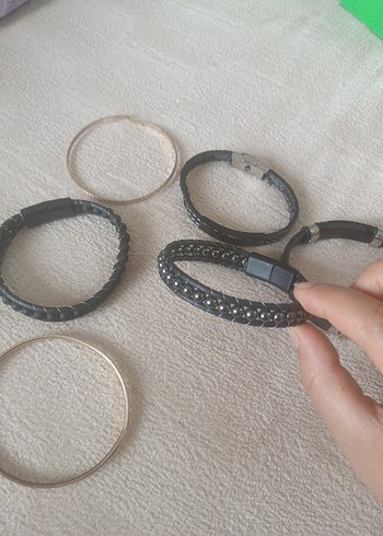 Minimalist Siyah ve Gri Erkek Bileklik Seti