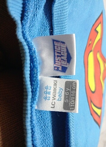 5 Yaş Beden LCW Superman sweat 110/116b, mavi renk, severek kullanıldı, bede
