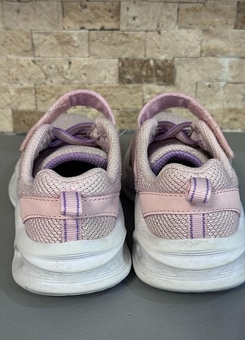 24 Beden Skechers kız çocuk ayakkabı 24b