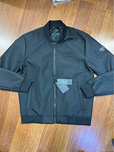 Prada Mevsimlik Mont