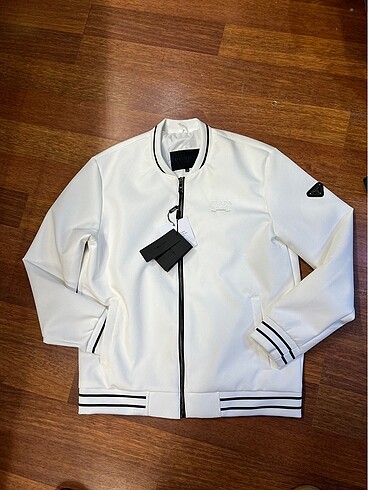 Prada Mevsimlik Mont