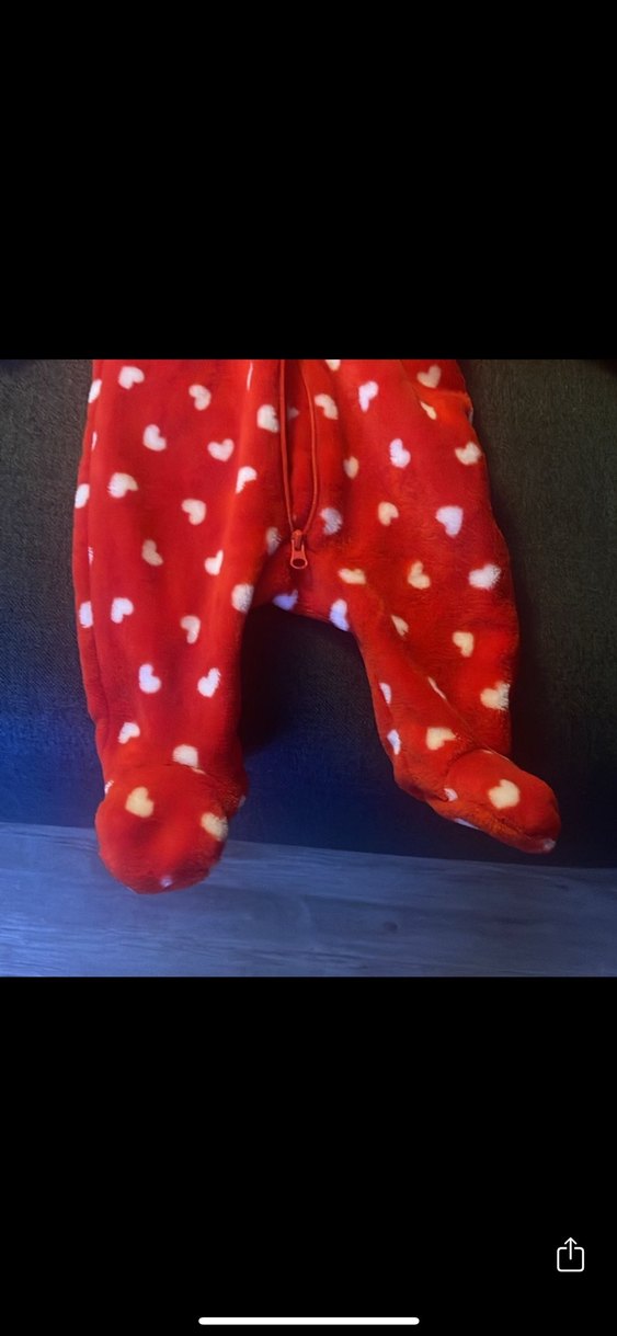 Kız Bebek Kapüşonlu Kırmızı Baskılı Astronot  Tulumu - Görsel 4