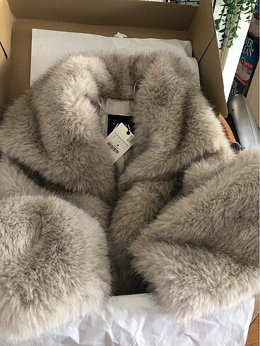 Zara ZARA VİRAL TAŞ RENGİ LARGE BEDEN KÜRK