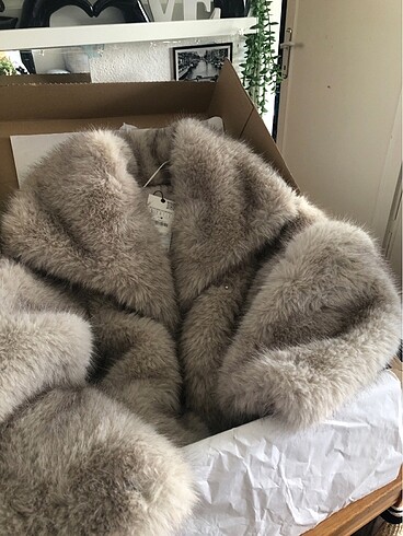 l Beden ten rengi Renk ZARA VİRAL TAŞ RENGİ LARGE BEDEN KÜRK