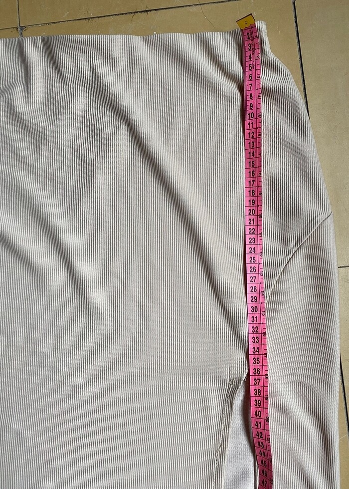 Yırtmaçlı bej etek - Görsel 4