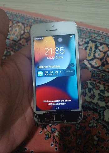 Gri iPhone se 64 GB icloud vesaire yok kendi telefonum