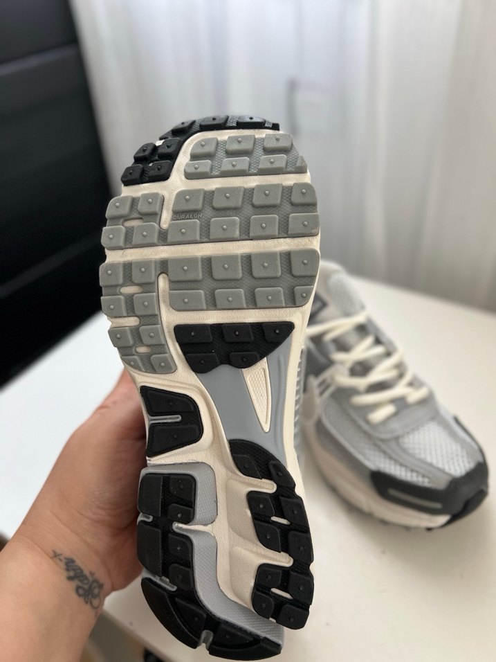 Gri Nike Spor Ayakkabı - Görsel 3