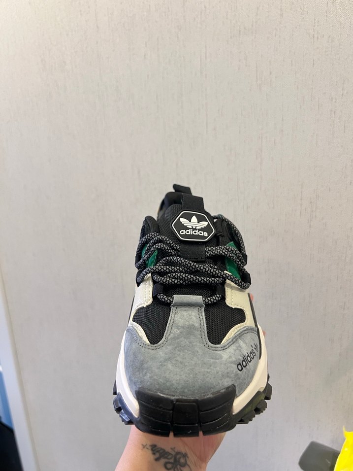 Adidas spor ayakkabı - Görsel 3