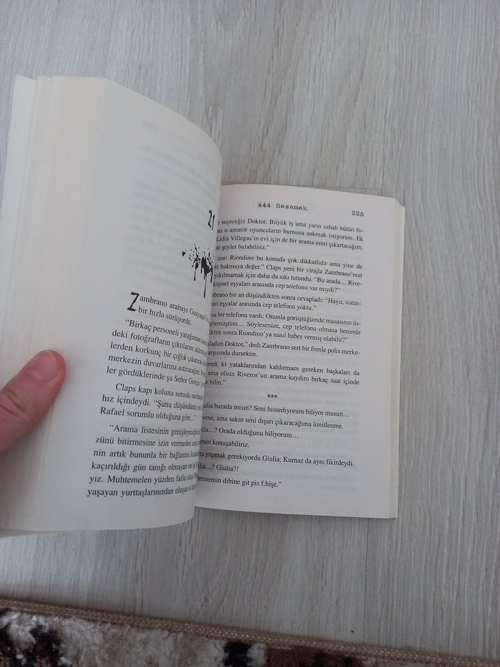 Mario Mazzanti 444 Basamak Romanı - Görsel 3