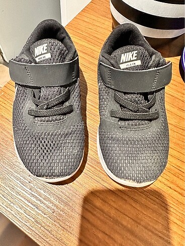 Nike spor ayakkabısı