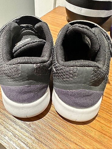 27 Beden Nike spor ayakkabısı