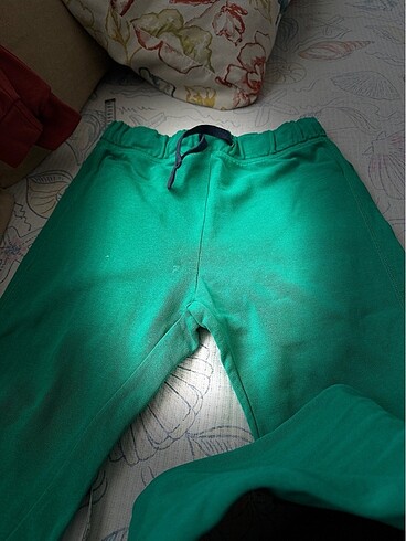 11-12 Yaş Beden Benetton eşofman alt