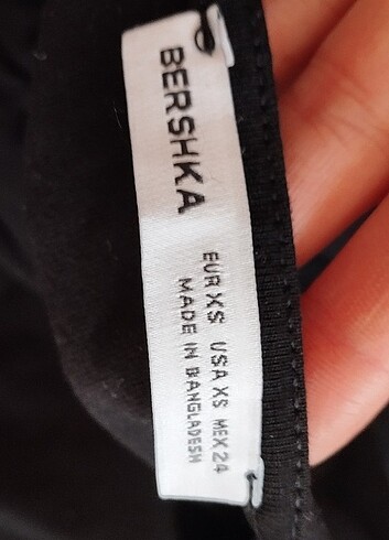 xs Beden Bershka Siyah Elbise