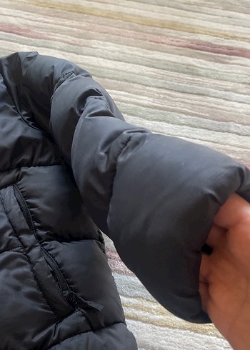 Siyah Kapüşonlu Erkek Çocuk Mont - Görsel 7