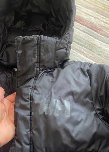 Siyah Kapüşonlu Erkek Çocuk Mont - Görsel 3