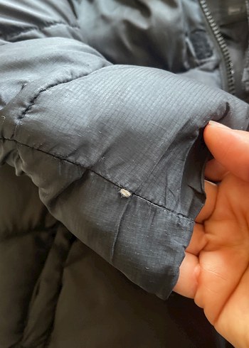 Siyah Kapüşonlu Erkek Çocuk Mont - Görsel 4