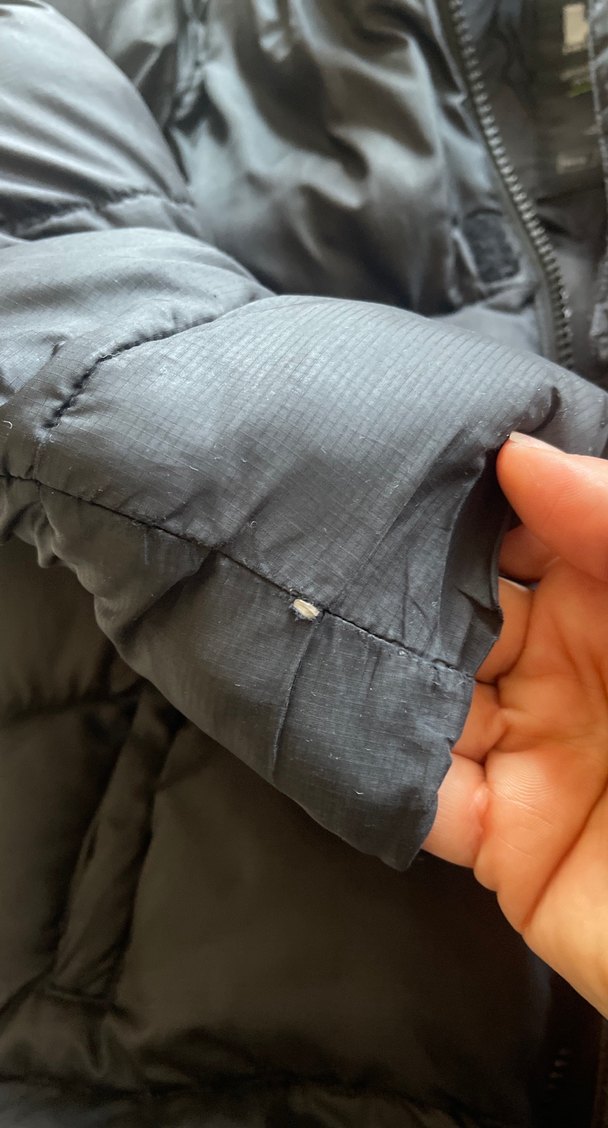 Siyah Kapüşonlu Erkek Çocuk Mont - Görsel 4