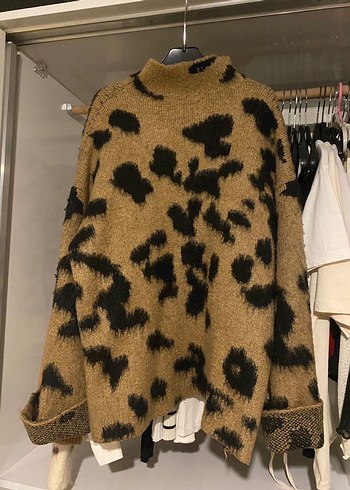Kürk Detaylı Leopar Desenli Boğazlı Kazak
