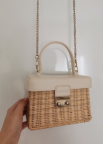 Zara mini askılı çanta hasır