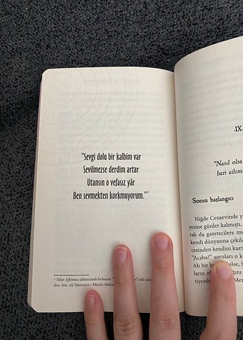 Beden Renk Bergen Kitap Seti - Acıların Kadını & Katiline Aşık Bir Kadın