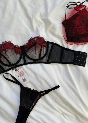 Kırmızı Nakışlı Gotik Mini Sütyen - Görsel 2