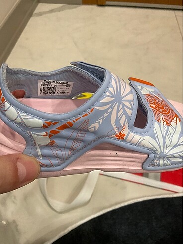 24 Beden pembe Renk Adidas sandalet