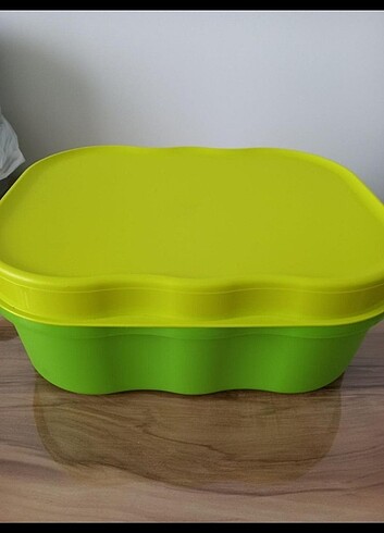 Tupperware yeşil ekmeklik 