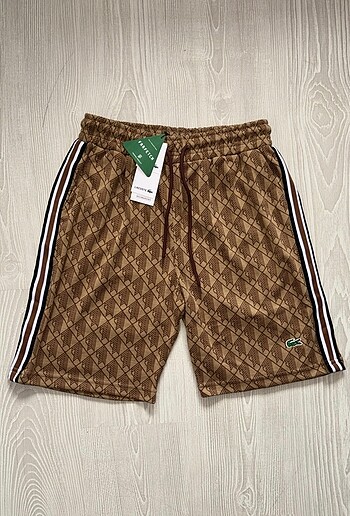 LACOSTE MONOGRAM ŞORT